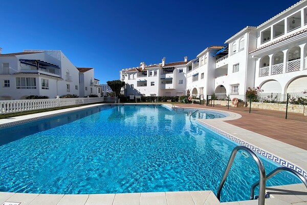 Modern appartement op 200m van Playa Torrecilla met zeezicht en zwembad - thumbnail 1
