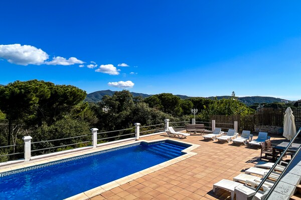 Ruim chalet met privézwembad en bergzicht voor 10 personen in Sant Cebrià - thumbnail 6