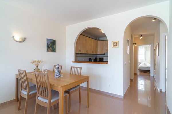 Zonnig appartement in Nerja met zwembad, op loopafstand van Burriana-strand - thumbnail 3