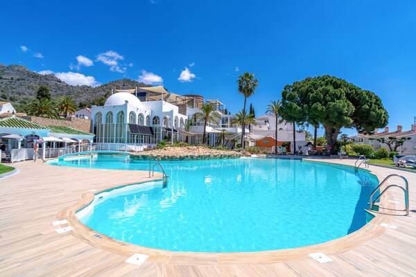 Hibiscos 36: Knus appartement met zwembad in San Juan de Capistrano, Nerja - thumbnail 1