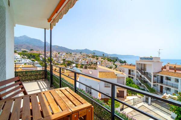 Perdigon 325 Paradise: Stijlvol appartement aan zee in Nerja voor 4 personen - thumbnail 6