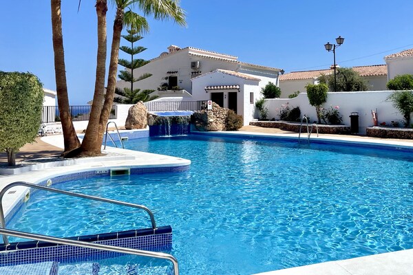 Knus appartement aan de golfbaan in Capistrano Village, Nerja - thumbnail 1