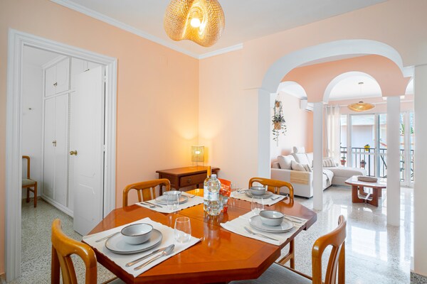 Urban Comfort by Casasol: Modern appartement op 600m van het strand in Nerja - thumbnail 3
