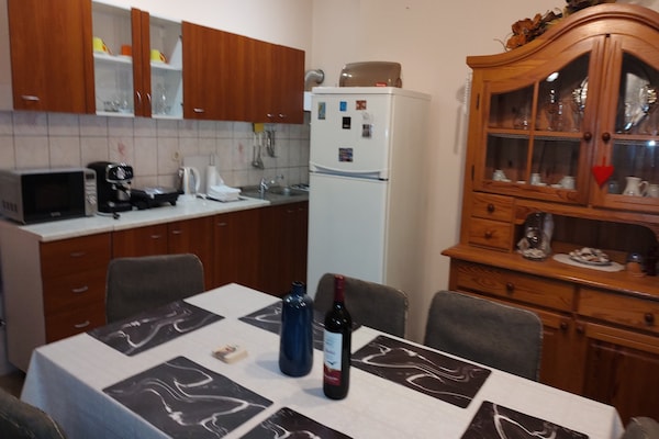 Lemi Appartement: Ruim 3-slaapkamer verblijf met tuin op 270m van zee - thumbnail 5