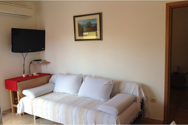 Knus appartement op 70m van strand in Žaborić, voor 4 personen - thumbnail 1