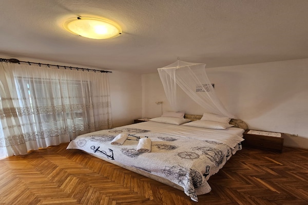 Studio-appartement A2 in Tribunj: comfortabel verblijf op 200m van het strand - thumbnail 1