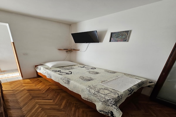 2-persoons studio appartement aan het strand in Tribunj - thumbnail 6