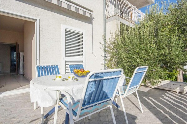 Op 550 m van het strand: ruim appartement in Šibenik-Brodarica - thumbnail 5