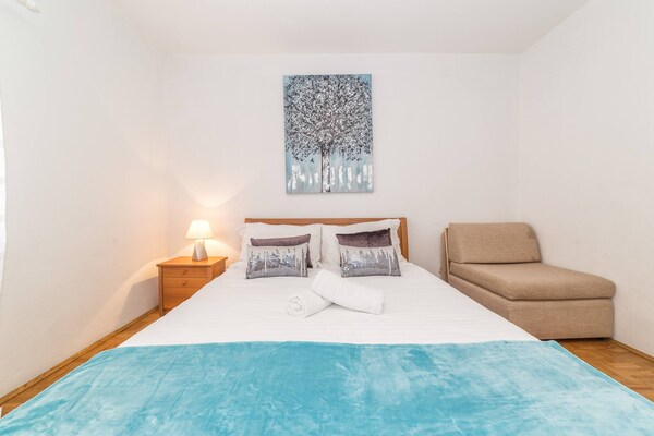 Knus appartement in Vodice met zwembad, op 600m van Plava strand - thumbnail 4