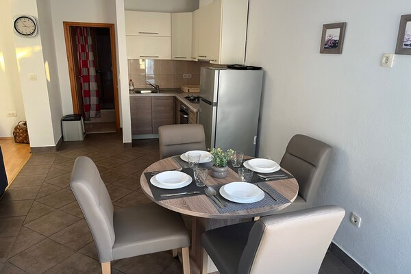 Knus appartement op 100 meter van zee in Rogoznica - thumbnail 2