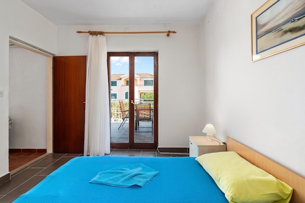 Op 800 m van het strand: Knus appartement in Šibenik-Brodarica - thumbnail 3