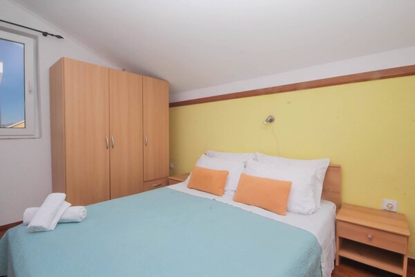 Groen appartement vlakbij zee in Jezera, Murter - thumbnail 3