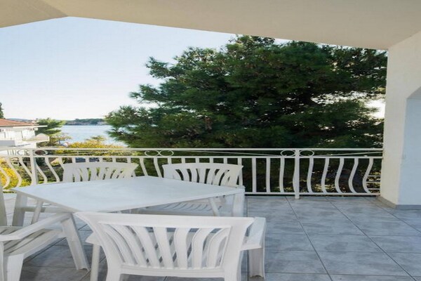Licht appartement in Šibenik-Brodarica op 210m van het strand - thumbnail 4
