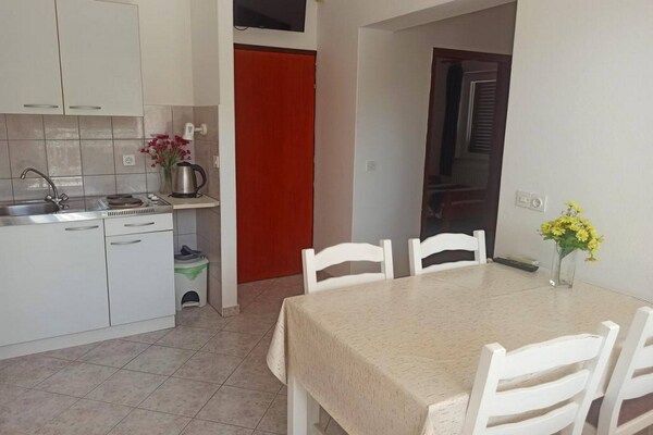 Licht appartement aan zee in Šibenik-Brodarica voor 4 personen - thumbnail 5