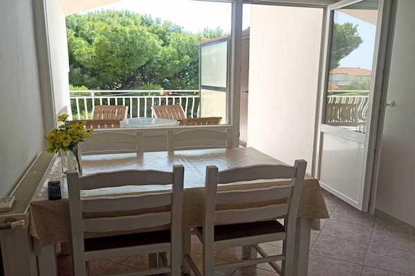 Licht appartement aan zee in Šibenik-Brodarica voor 4 personen - thumbnail 1
