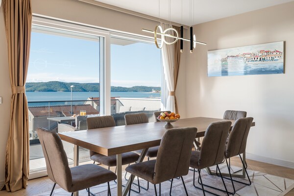 Aan het strand: Luxe appartement in Šibenik-Brodarica voor 8 personen - thumbnail 2