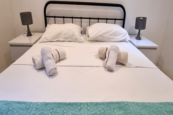 Ruim appartement met verwarmd zwembad in Kaštel Novi - thumbnail 5