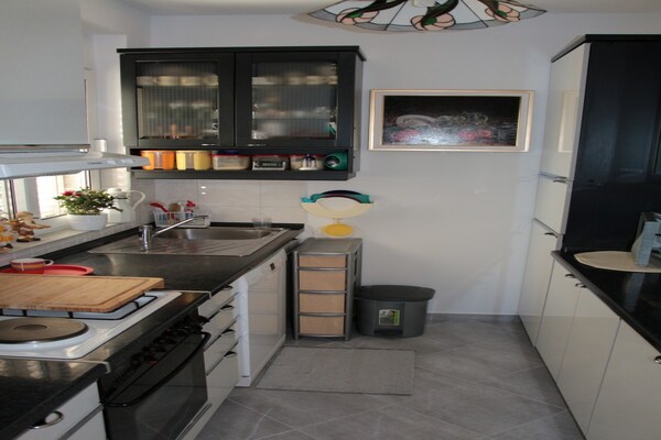 Appartement Gojevic A2: comfortabel vakantieverblijf op 400m van strand Vodice - thumbnail 2