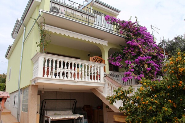 Appartement Gojevic A2: comfortabel vakantieverblijf op 400m van strand Vodice - thumbnail 5