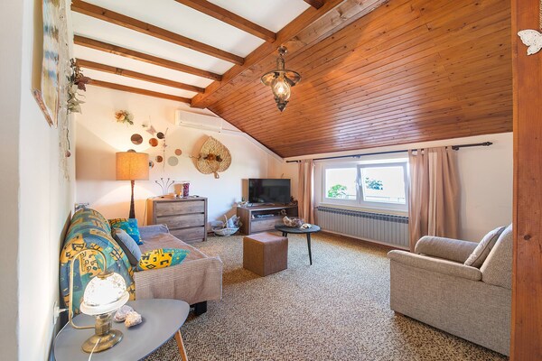 5-persoons appartement in Šibenik-Brodarica op 600m van het strand - thumbnail 1