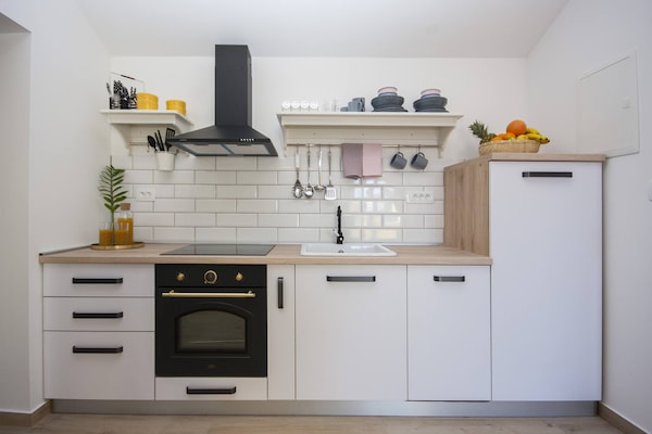 Op 850 m van het strand: Modern appartement in Šibenik-Brodarica - thumbnail 4