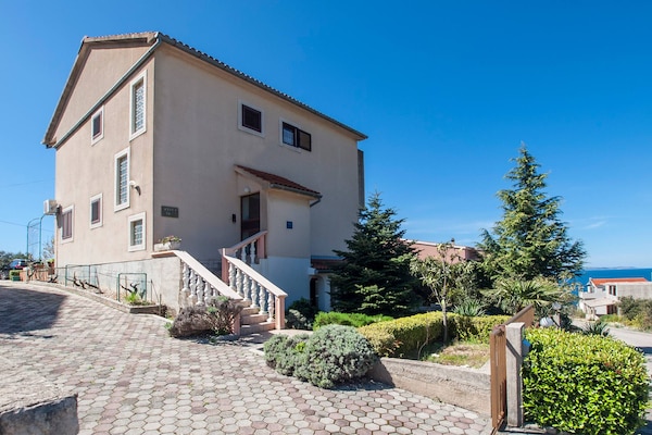 Op 650 m van het strand: knus appartement in Primošten - thumbnail 1