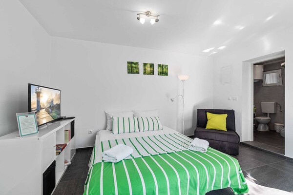 Studio Apartment Sekula: rustig verblijf in Bilice, 6km van zee - thumbnail 3