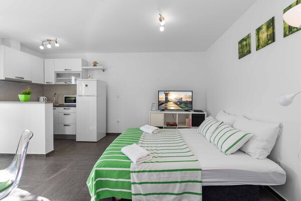 Studio Apartment Sekula: rustig verblijf in Bilice, 6km van zee - thumbnail 6