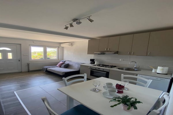 Knus appartement met tuin en BBQ nabij Nationaal Park Krka - thumbnail 3