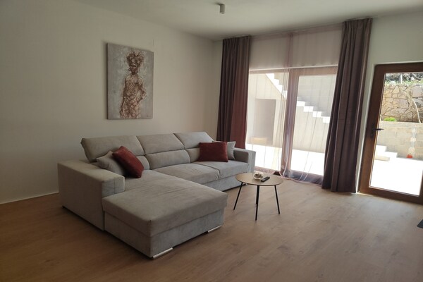 Knus appartement op 100 meter van zee in Karlobag - thumbnail 2