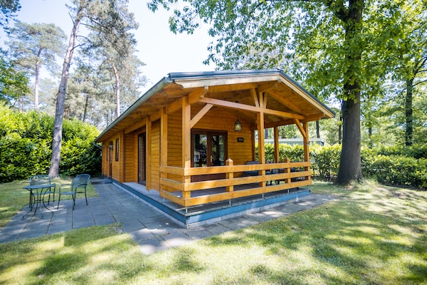Luxe wellness lodge voor 2 personen op rustig vakantiepark in Markelo - thumbnail 1