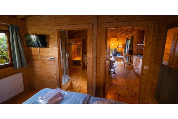 Luxe wellness lodge voor 2 personen op rustig vakantiepark in Markelo - thumbnail 6