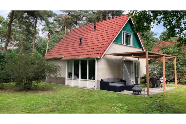 Stenen bosvilla op vakantiepark Markelo, huisdieren welkom - thumbnail 2