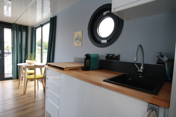 Stationaire woonboot Hausboot Friedrich aan het meer van Plau am See - thumbnail 4