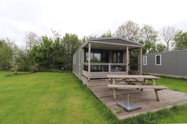 Modern terraschalet aan Hegermeer in Heeg, ideaal voor gezinnen - thumbnail 1