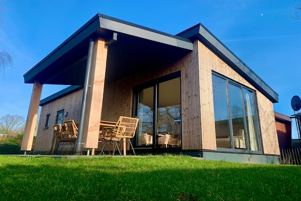 Modern chalet aan de Noord-Hollandse kust met zwembadtoegang - thumbnail 1