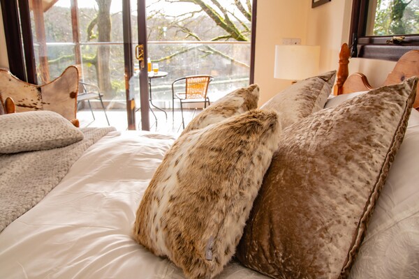 Yeworthy Eco-Treehouse: Duurzame boomhut aan privémeer in Devon - thumbnail 3