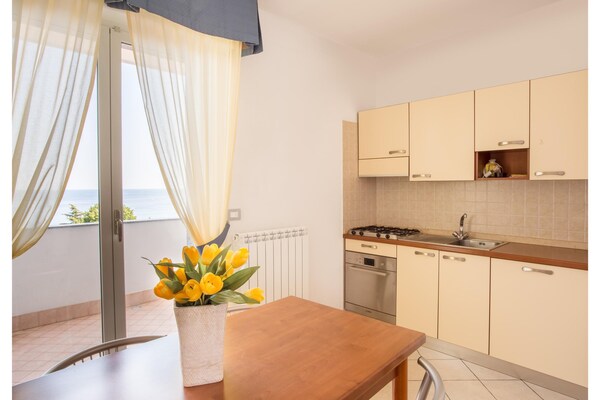 4-persoons appartement met zeezicht in Pietra Ligure - thumbnail 5