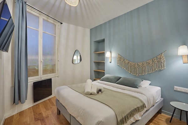 Licht en modern appartement bij de Vlooienmarkt in Parijs - thumbnail 2