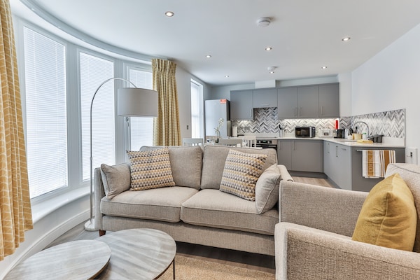 Modern 4-persoons appartement aan de golfbaan in Filey - thumbnail 1