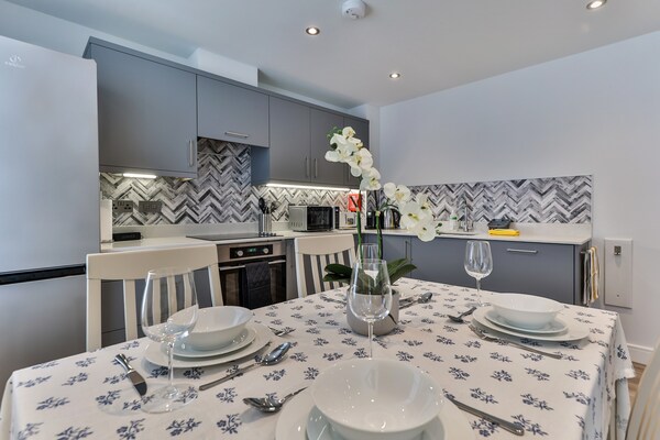 Modern 4-persoons appartement aan de golfbaan in Filey - thumbnail 2