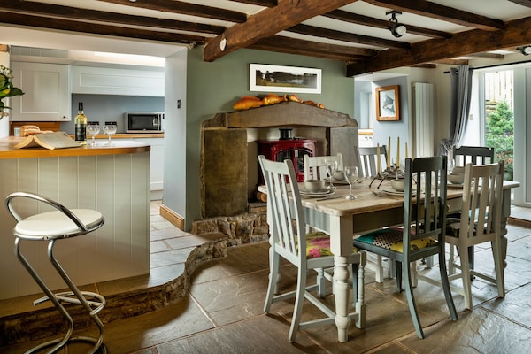 Karaktervol landhuis Wye Head Cottage in het hart van Buxton - thumbnail 2