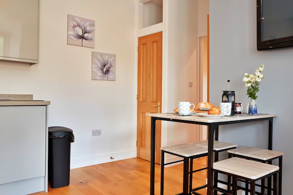 Stijlvol appartement Shaky's Penthouse in hartje Matlock - thumbnail 2