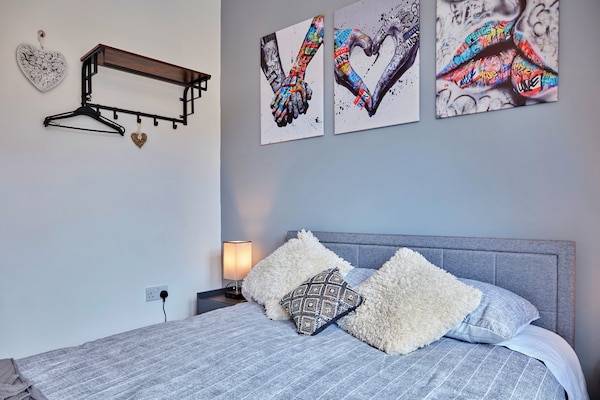Stijlvol appartement Shaky's Penthouse in hartje Matlock - thumbnail 4