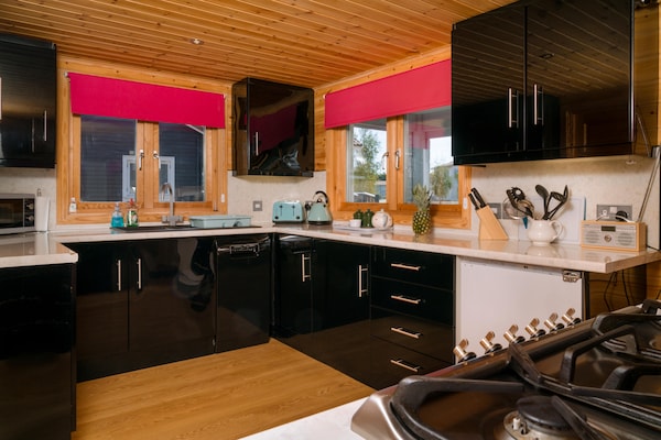 Puddleduck: Scandinavische lodge aan het meer in Fritton, Norfolk - thumbnail 3