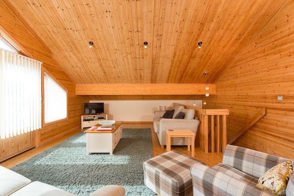Puddleduck: Scandinavische lodge aan het meer in Fritton, Norfolk - thumbnail 1