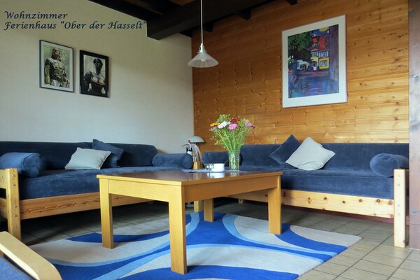 Vrijstaand vakantiehuis in bosrijke omgeving bij Meschede-Hennesee - thumbnail 2