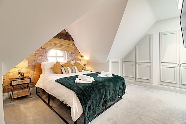 Highfield House - thumbnail 4