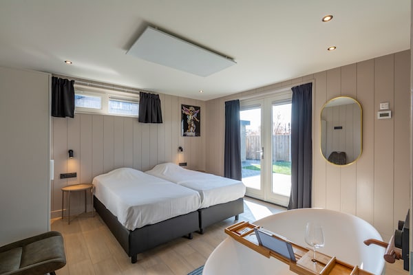Wellness Villa Azure: luxe vakantiehuis met sauna nabij het strand - thumbnail 4