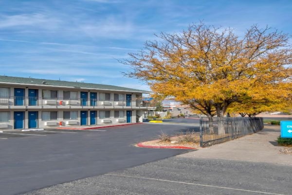 2 Full Beds - Albuquerque, NM